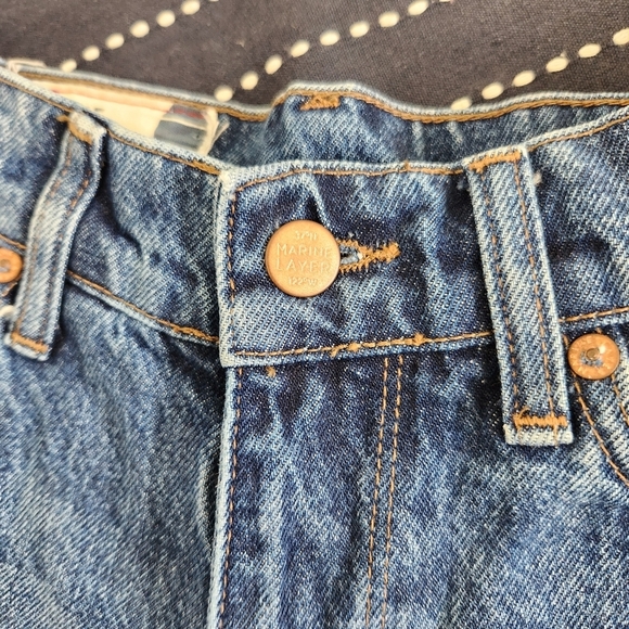 Marine Layer Sasha Denim Shorts Medium Wash Distressed Size 25 - Picture 6 of 8